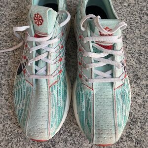 Women’s Nike Zoom X size 8.5